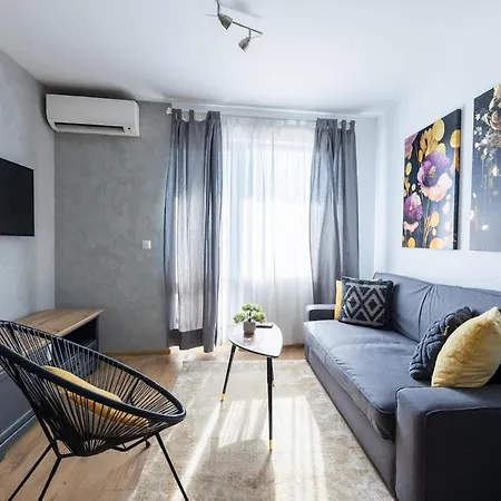 Chic Downtown Flat * Varna