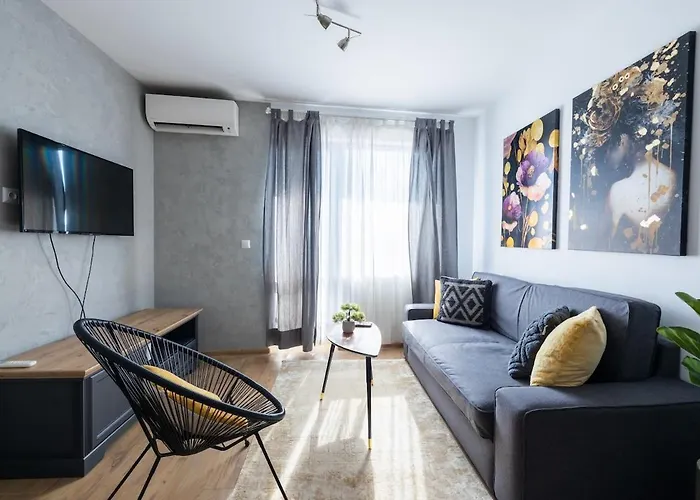 Chic Downtown Flat * Varna