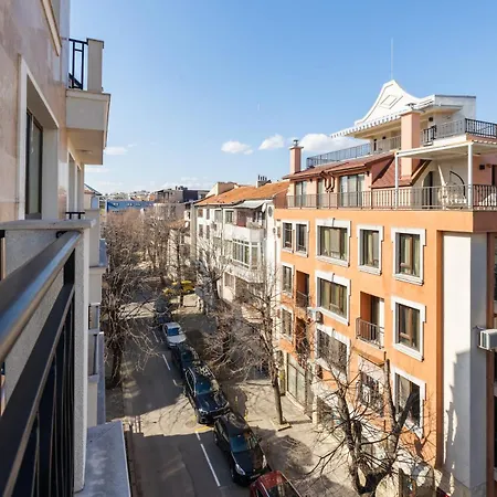 Chic Downtown Flat * Варна